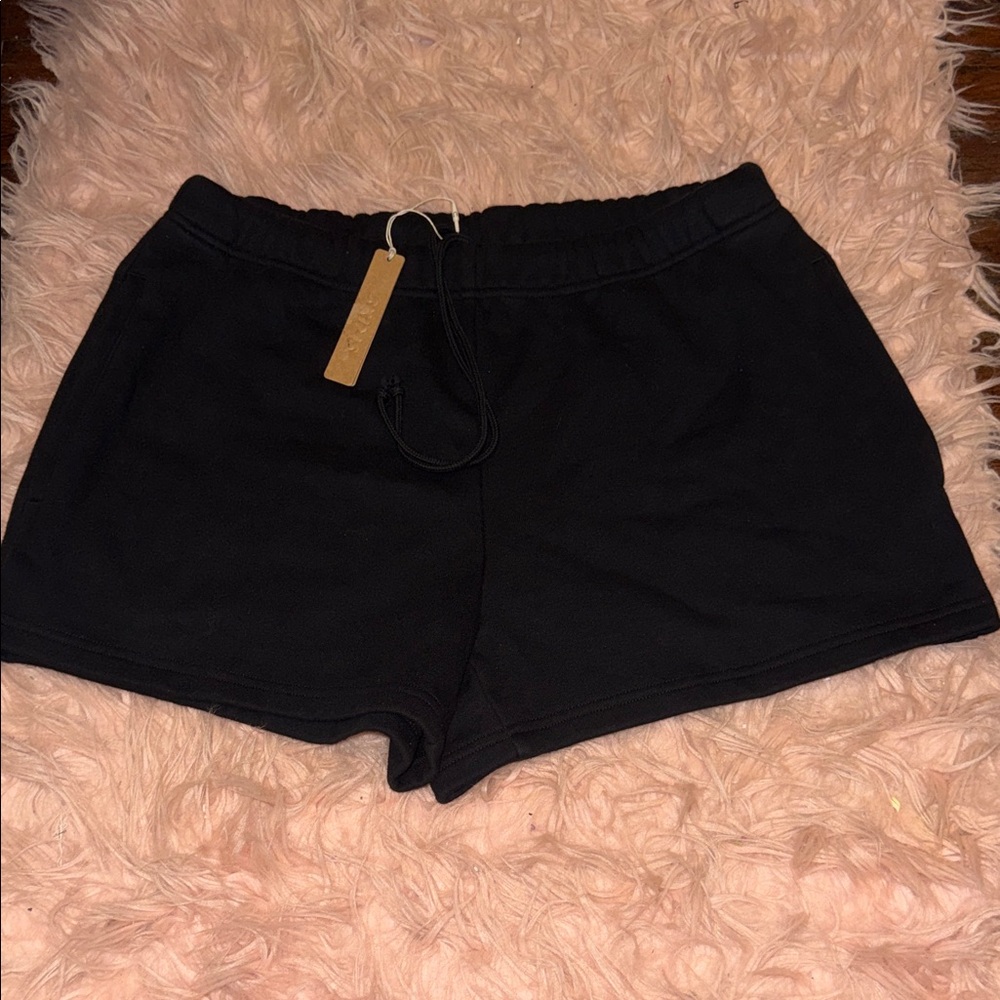 SKIMS Cotton Fleece Shorts - Picture 2 of 6